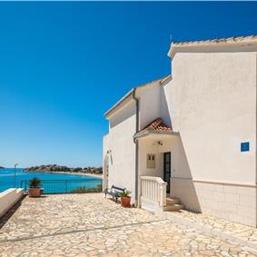 4 Bedroom Villa with Pool near Milna, Brac Island Sleeps 8 